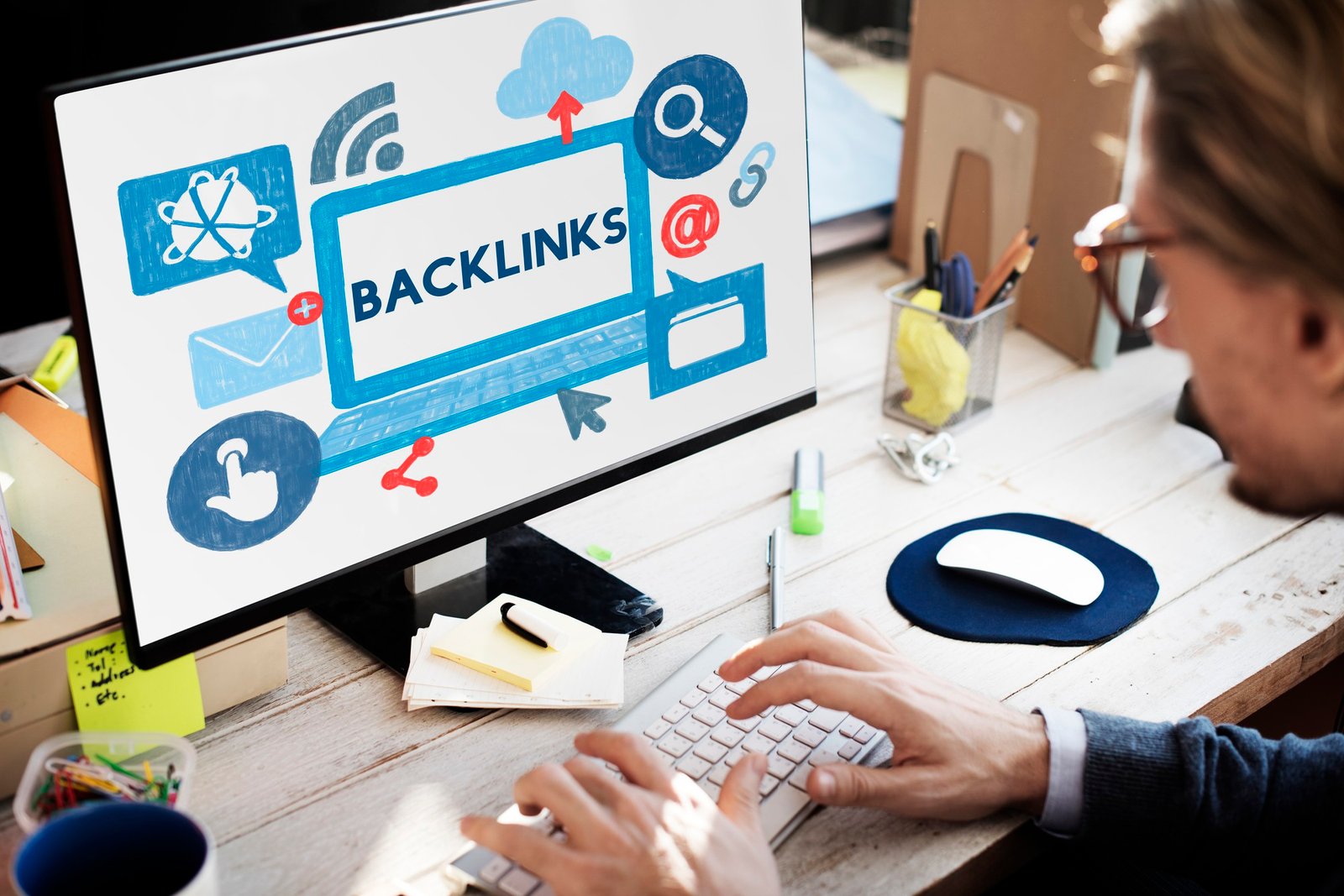 backlink-hyperlink-networking-internet-online-technology-concept (1)